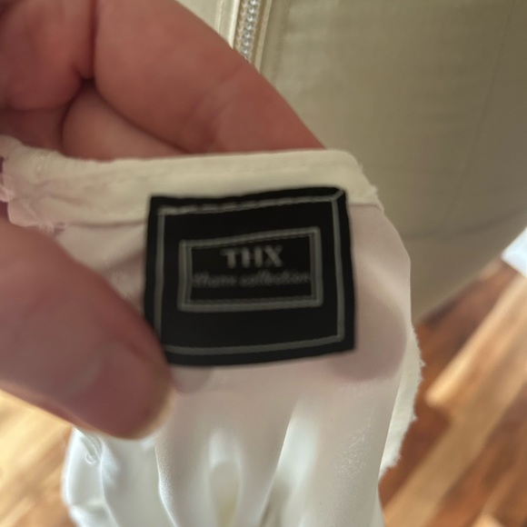 Ladies Sleeveless Dress Blouse. THX, thanks collection. White. EUC Size M. - Picture 4 of 6